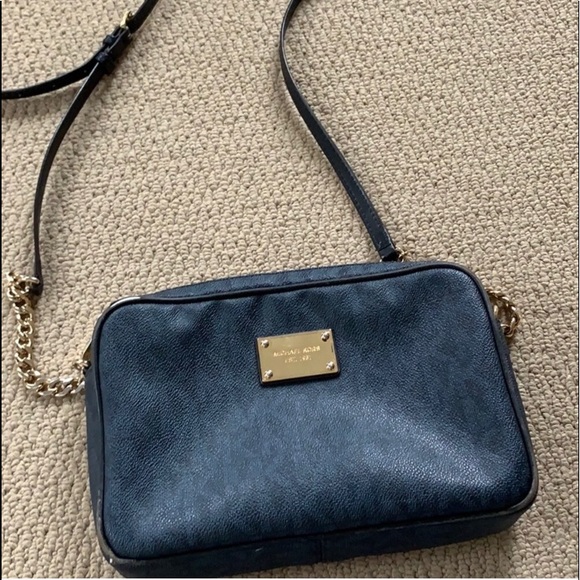 MK Jet Set EW Large Saffiano Baltic Gold Crossbody - Picture 3 of 8